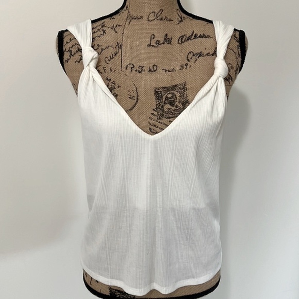 🆕 H&M Sleeveless Tank Top Blouse in Cream in Size Large
